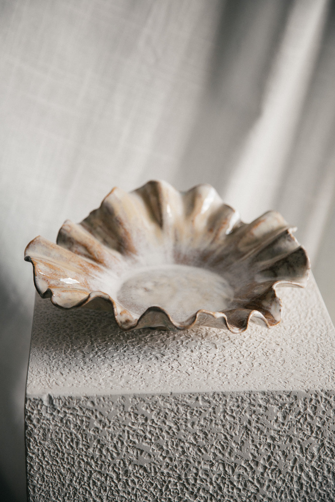 Bloom Dish - Oyster
