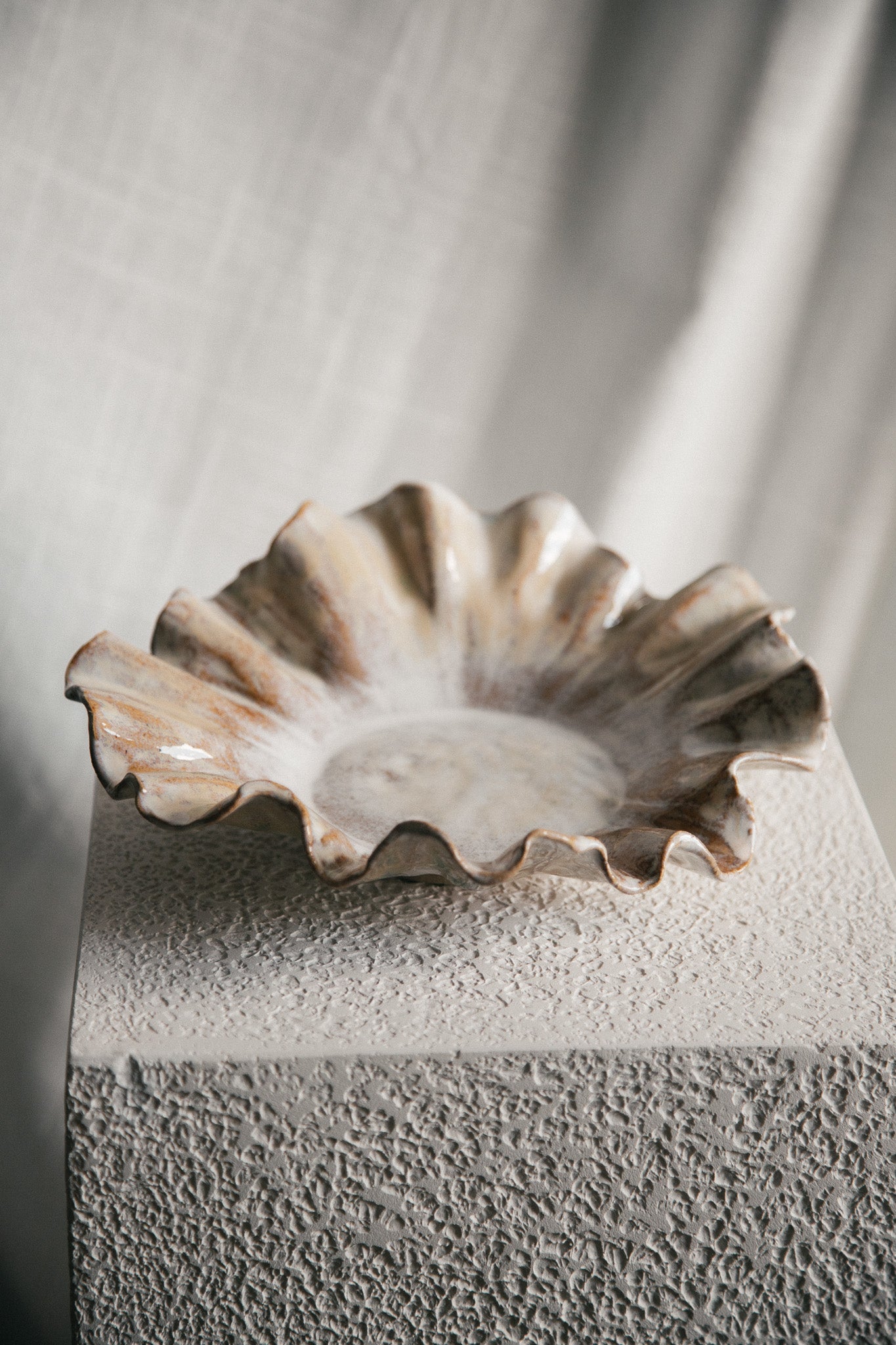 Bloom Dish - Oyster