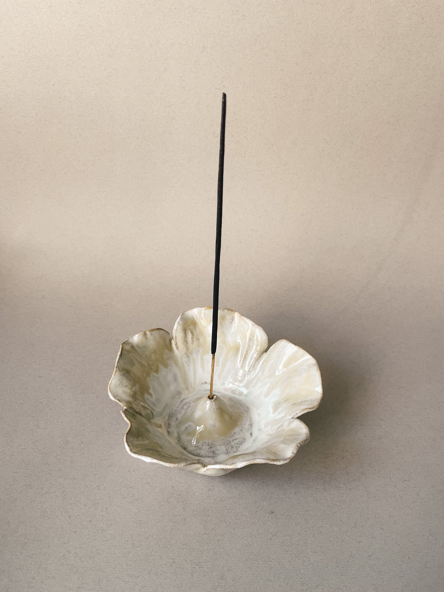 Bloom Incense Holder - Oyster