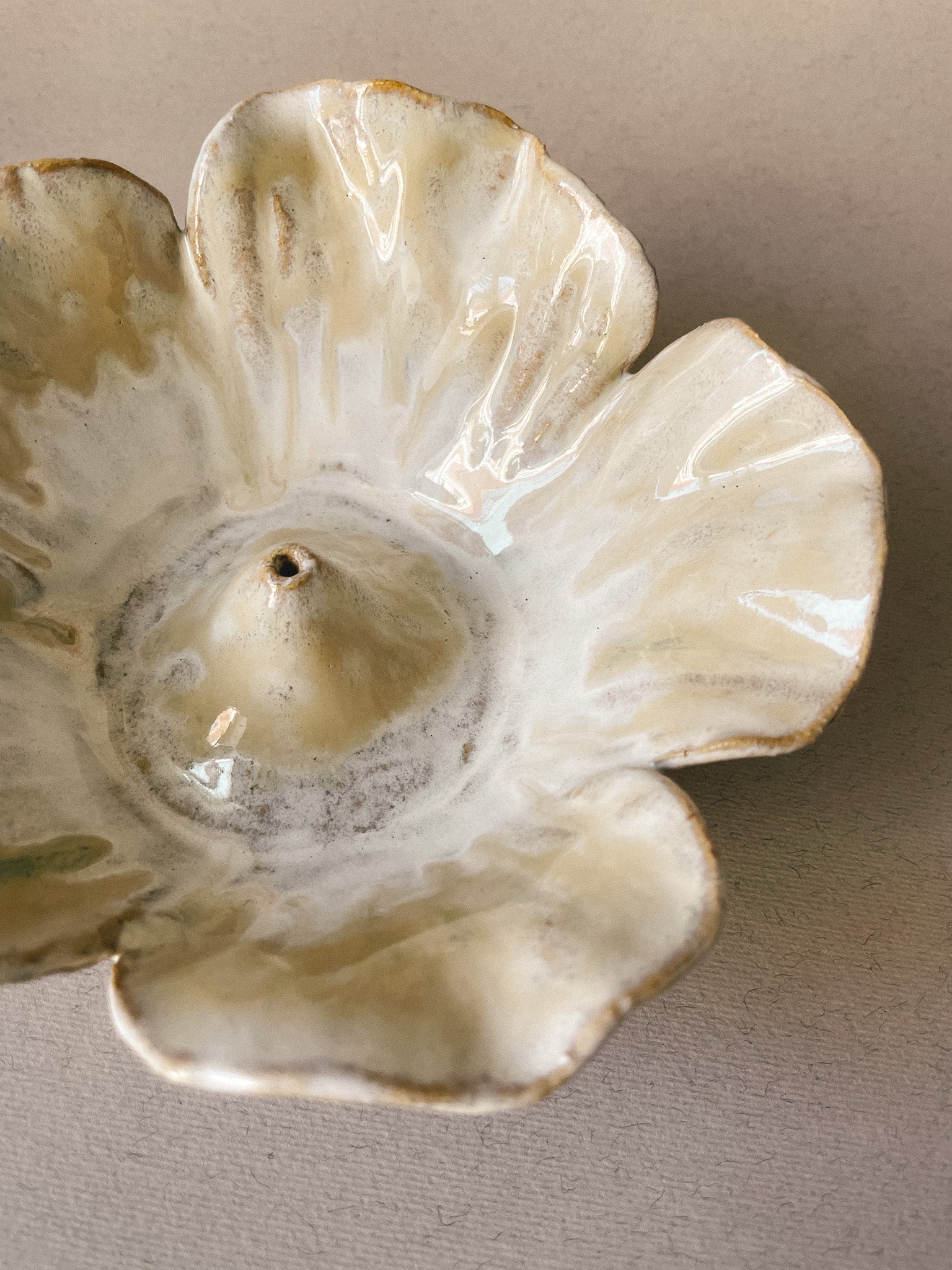 Bloom Incense Holder - Oyster